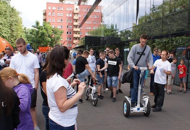 Airwheel smart scooter